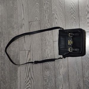 Beautiful faux leather shoulder bag by Steven Madden 🌼🍀☘️